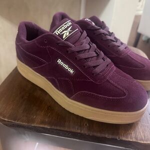 Reebok women’s Deep Purple Sneakers